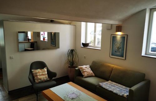Burgeresch Apartment | Drachenhöhle