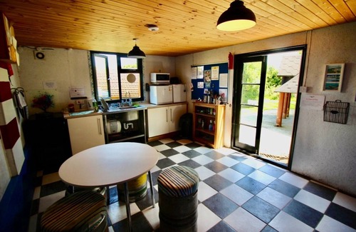 Dwyran Cabin | Dragon's Den Glamping Retreat