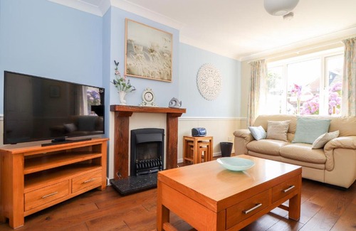 Maenporth House | Dragonflies & Seahorses