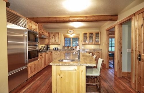 Victor House | Dragonfly Cabin. Luxury in Teton Springs, Victor, ID. A/C, Hot Tub, High Tech