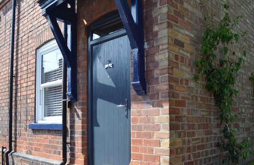 Beverley House | Dragonfly Cottage