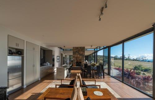 Rocky Hills House | Dragonfly Lodge