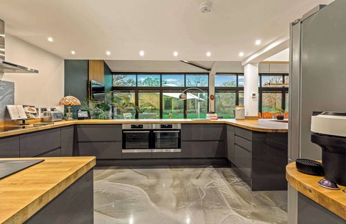 Leigh Sinton House | Dragons Barn with Hot Tub