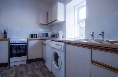 Tenby Apartment | Dragons Den - 2 Bedroom Apartment - Tenby