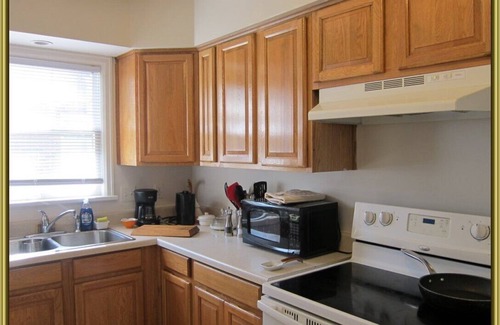 Toledo Apartment | Dragons Roost a cheerful 2 bedroom home in Toledo
