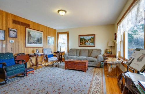 Florissant House | Dragons Roost Cabin with Sangre de Cristo Views!