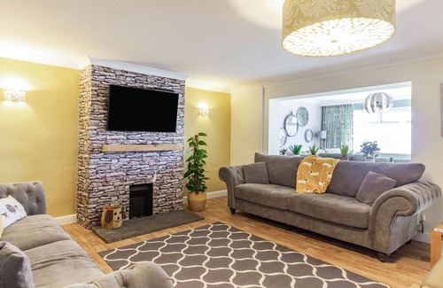 Margam House | DRAGONSTONE, pet friendly, luxury holiday cottage in Cwmllynfell