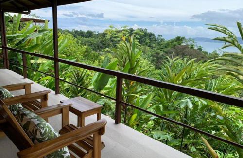 Drake Bay Hotel | Drake Bay Greenleaf