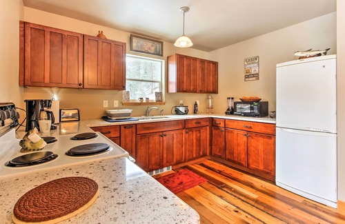 Drake House | Drake Home on Big Thompson River - 3 Mi. to Estes!