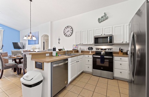 Highgate Park Cottage | Drayton Place at Highgate Park by Shine Villas