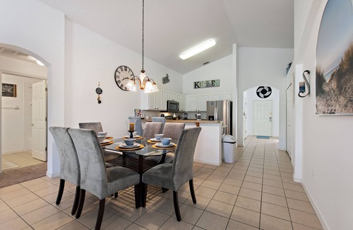 Highgate Park Cottage | Drayton Place at Highgate Park by Shine Villas