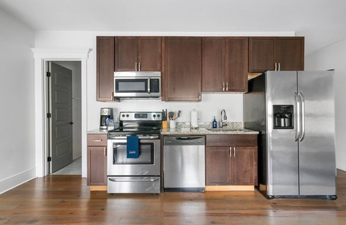 Downtown Charleston Apartment | Drayton Suite | In the Heart of King Street!