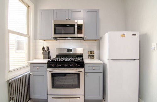 Union City Apartment | Dream a Little Dream 10 Mins To Your NYC Adventure