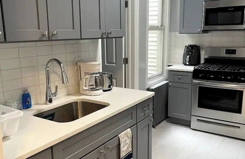 Union City Apartment | Dream a Little Dream 10 Mins To Your NYC Adventure