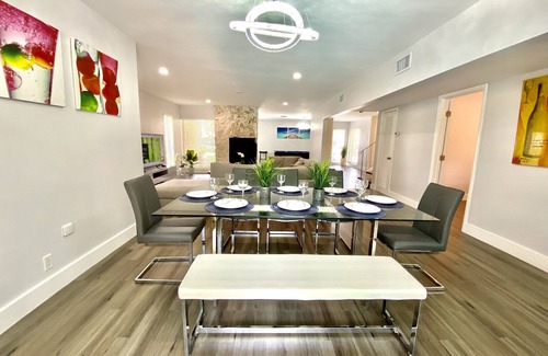 Hollywood Lakes Villa | Dream Beach House