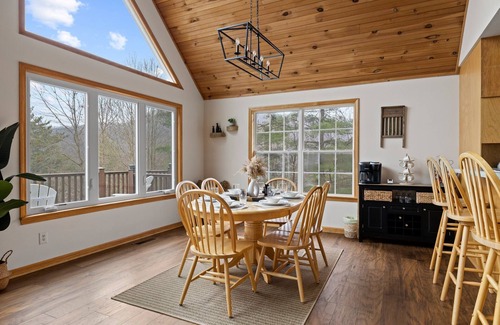 Topton Ski Chalet | Dream Chaser Chalet at Nantahala Lake- Kayak/Dock/Firepit/Game Room/Movie Room