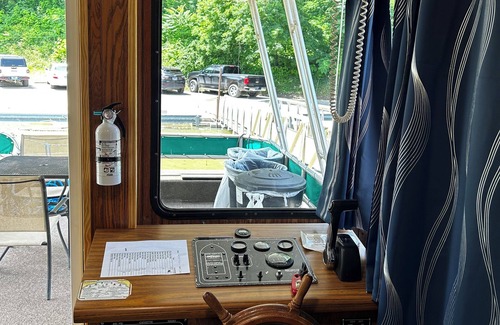 Byrdstown Boat Rental | Dream Cruzin, a 4 bedroom on Dale Hollow Lake