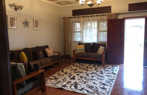Kampala Cottage | Dream Day Cottages