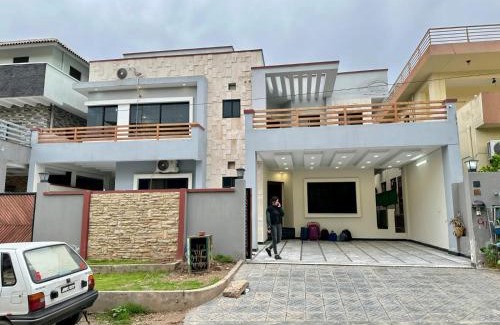 E-11 Sector House | Dream Executive Guest House