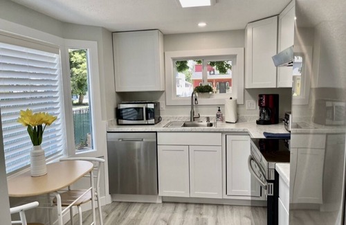 Coeur d'Alene Cottage | Dream Gem to relax & enjoy CDA & Sanders Beach.