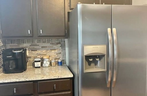 Snellville House | Dream Getaway Home in Snellville, Huge Yard, Deck and Smart TVs in Every Room!