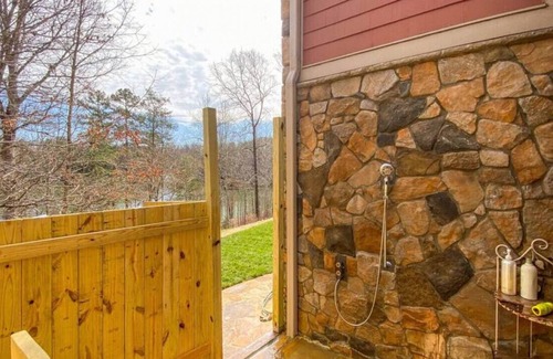 Mill Spring House | Dream Lakefront Getaway w/ Hot Tub