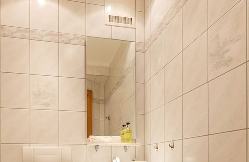 Sankt Valentin Apartment | Dream location in Ruhpolding with a terrace by the swimming pond