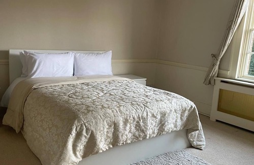 Stanwell House | Dream Lodge