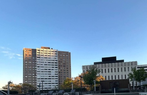 Peachtree Center Condo | Dream luxury condo in heart of Atlanta free parking