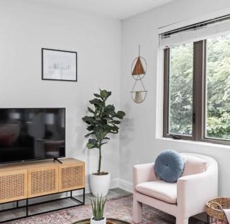 Meridian-Kessler Apartment | Dream Midtown 1BR in Meridian Kessler CozySuites
