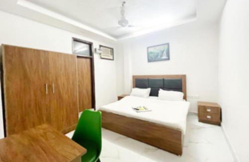Nizamuddin East Hotel | dream Near Nizamuddin Railway Station