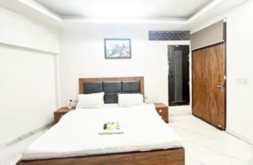 Nizamuddin East Hotel | dream Near Nizamuddin Railway Station