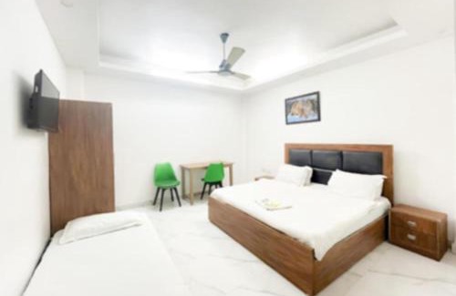 Nizamuddin East Hotel | dream Near Nizamuddin Railway Station