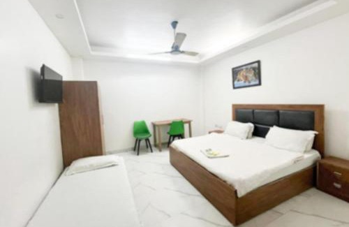 Nizamuddin East Hotel | dream Near Nizamuddin Railway Station