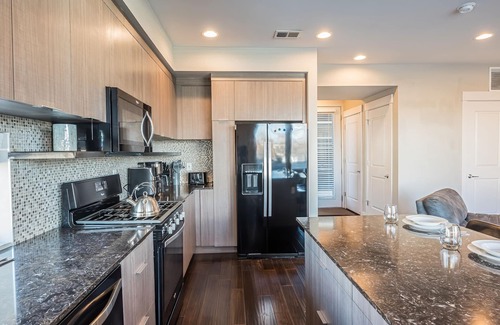 Curtis Park House | Dream Pad: 3BR Townhouse-heart of RiNo w/private garage - Sleeps 10!