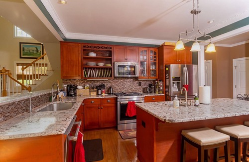Raleigh House | Dream Retreat near Gipson Play Plaza @ Dix Park Downtown Raleigh & NCSU