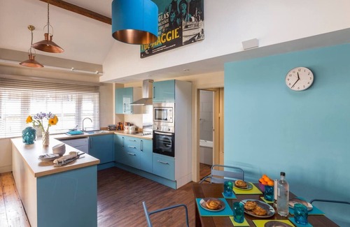 Bath City Centre Hotel | Dream Stays Bath - Queen Street