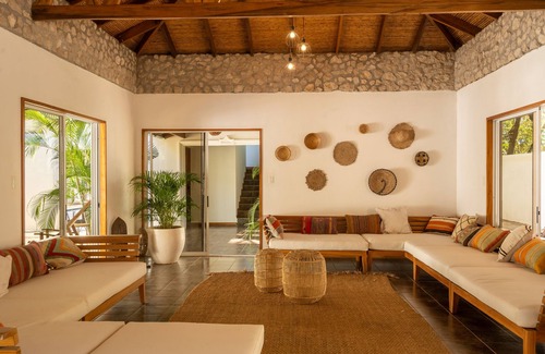 Tamarindo House | Dream Surf House Avellana