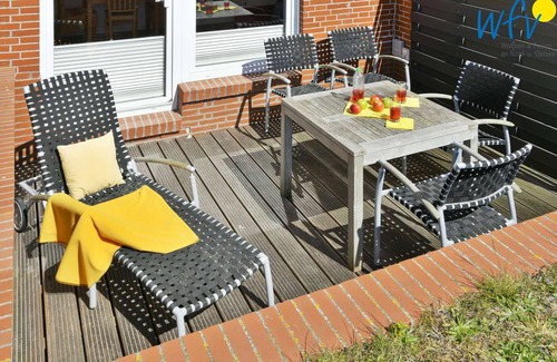 Loog Apartment | Dream vacation on Töwerland directly in the dunes - also with your four-legged friend!