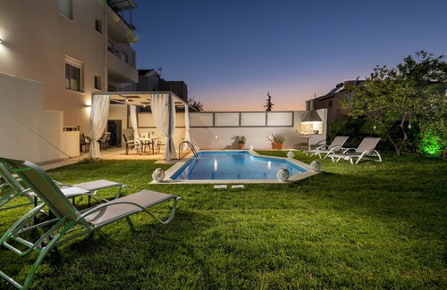 Kambanion Villa | Dream villa luxury with private heated pool and BBQ