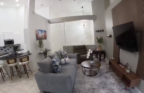 Wellington Villa | Dream Villa W/Pool Near Disney3 Bed 2 Bath,