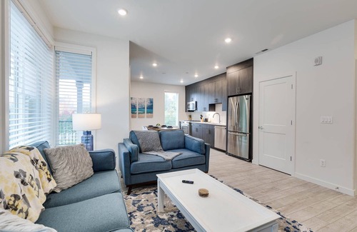 Kenton Condo | Dreamer #9–Just Steps from the Max