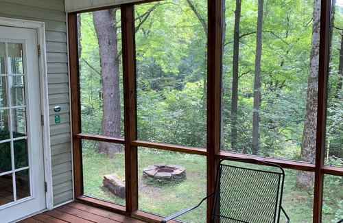 Maryland Cottage | Dreams Park/All Star Getaway! Cottage #3- Old World Village