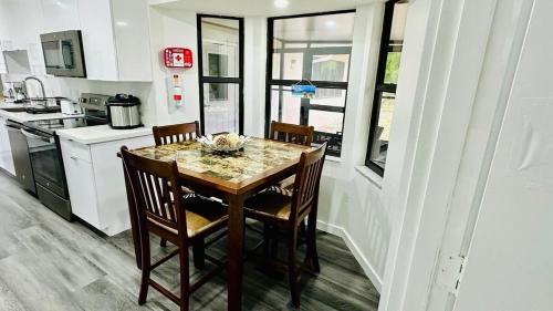 Englewood East House | Dreams Rentals 1