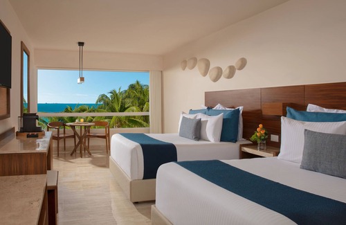 Punta Cancun Resort | Dreams Sands Cancun Resort & Spa - All Inclusive