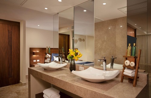 Punta Cancun Resort | Dreams Sands Cancun Resort & Spa - All Inclusive