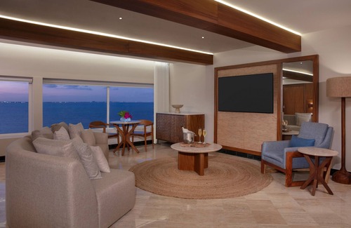 Punta Cancun Resort | Dreams Sands Cancun Resort & Spa - All Inclusive
