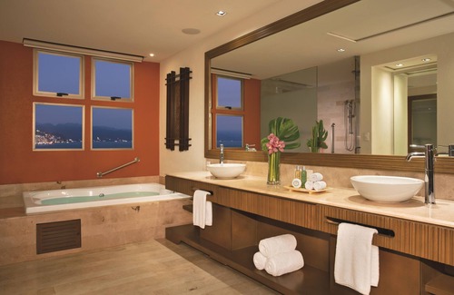 Las Glorias Resort | Dreams Vallarta Bay Resort & Spa - All Inclusive