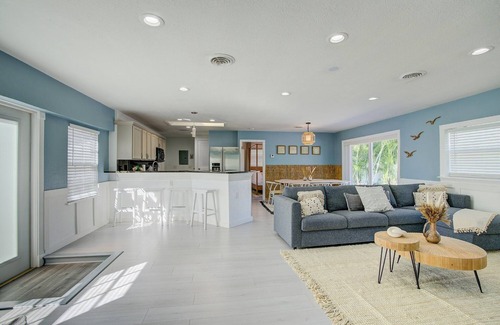 Cypress Lakes House | Dreamscape Pool-House 3BR/2BA - 10 min to Beach!