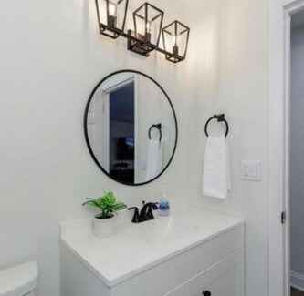 Central Sarasota Apartment | Dreamy Bay Apartment 2bed 1bath with full kitchen and laundry